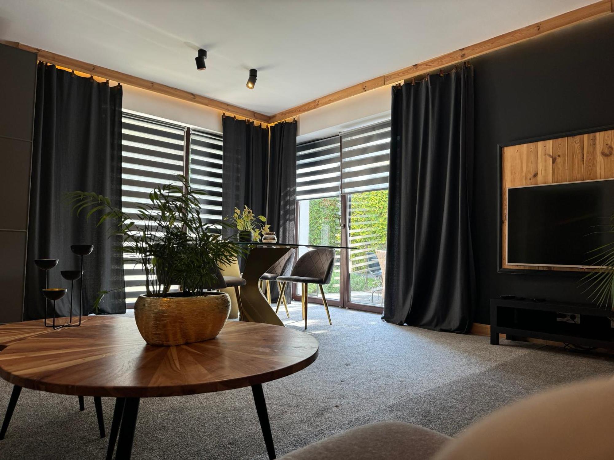 Atelier Apartment *